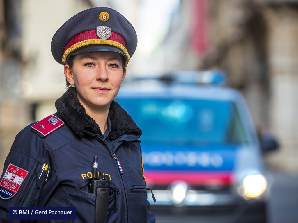 'POLIZEI ist für mich, miteinander für andere da zu sein.' © BMI / Gerd Pachauer